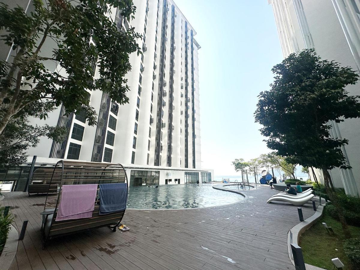 The Shore Kota Kinabalu City Centre By Lw Suites Esterno foto