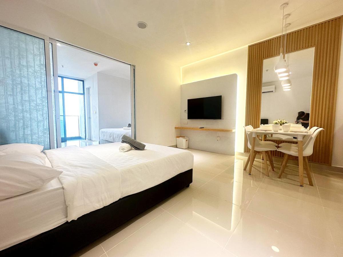 The Shore Kota Kinabalu City Centre By Lw Suites Esterno foto