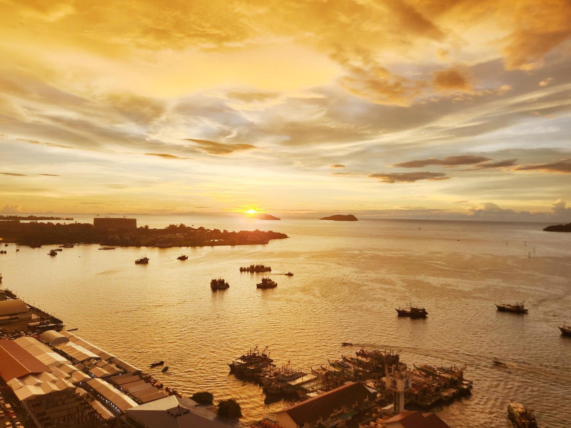 The Shore Kota Kinabalu City Centre By Lw Suites Esterno foto